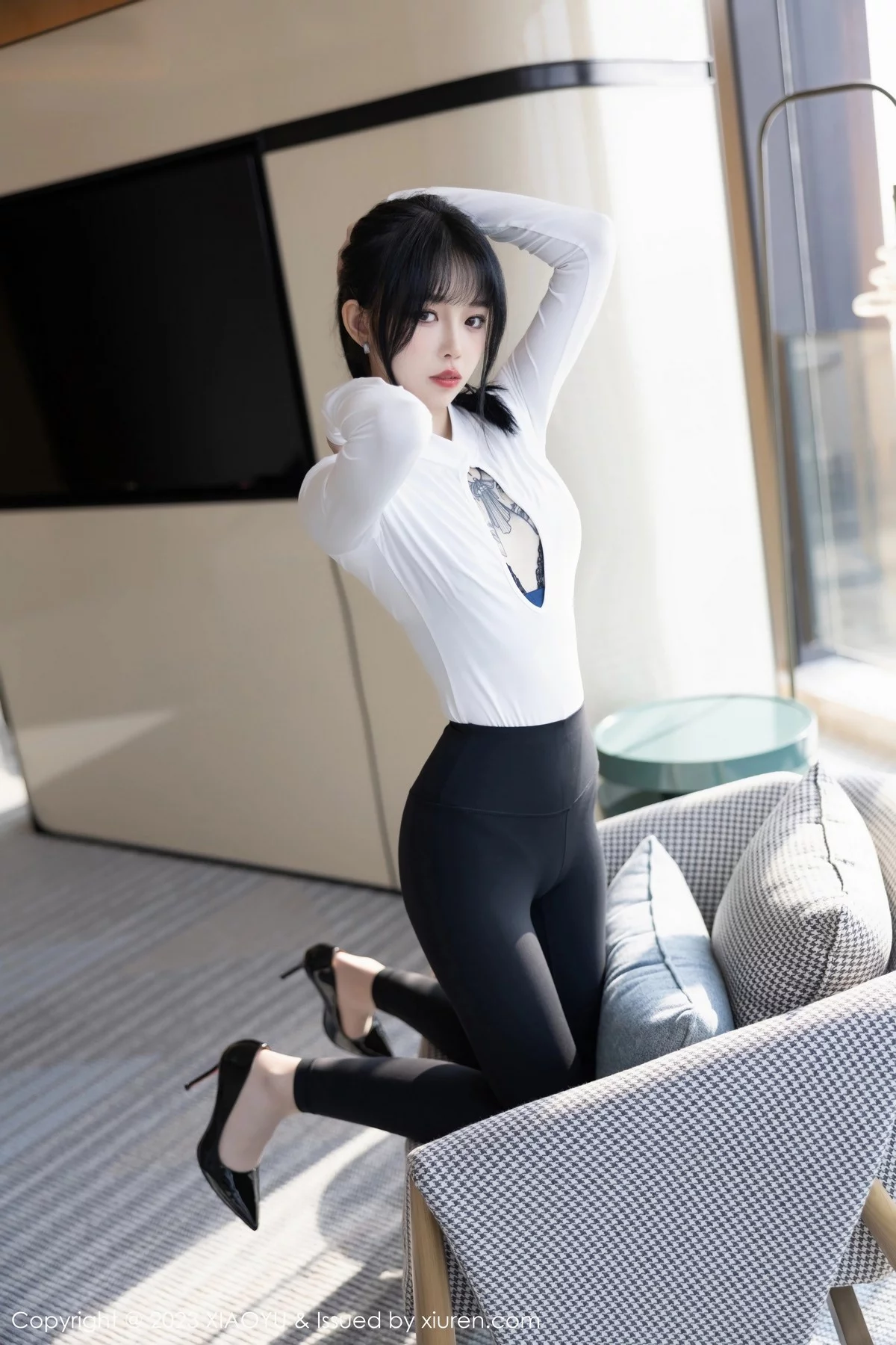 [XiaoYu画语界]Vol.1006_模特奶瓶黑色连身短裙+性感蓝色蕾丝内衣秀曼妙身姿诱惑写真103P