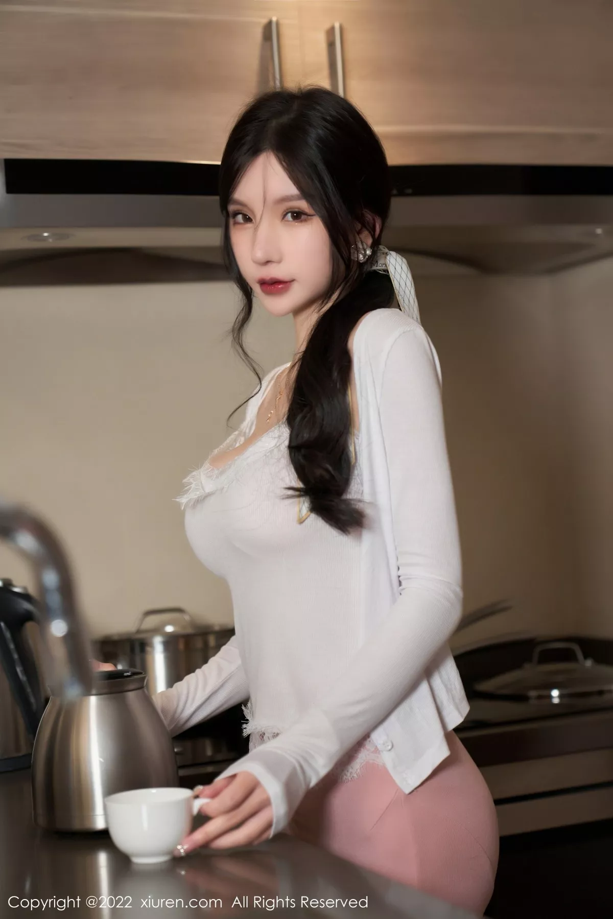 [XiuRen秀人网]第4517期_女神周于希Sally情节拍摄白色收身上衣配粉色裙子完美诱惑写真98P