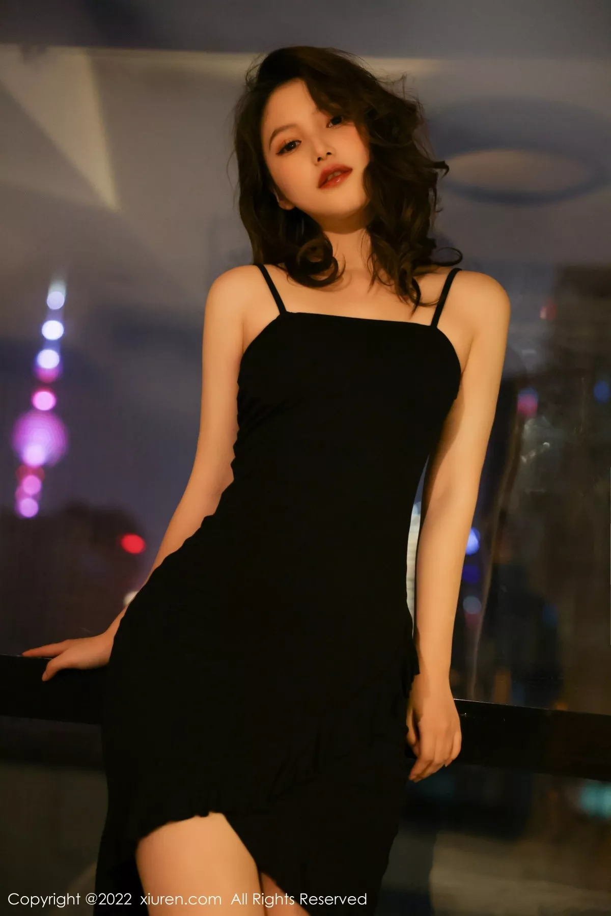 [XiuRen秀人网]第4618期_模特你的兔妹妹性感黑色连衣裙秀完美身材浑圆翘臀诱惑写真60P