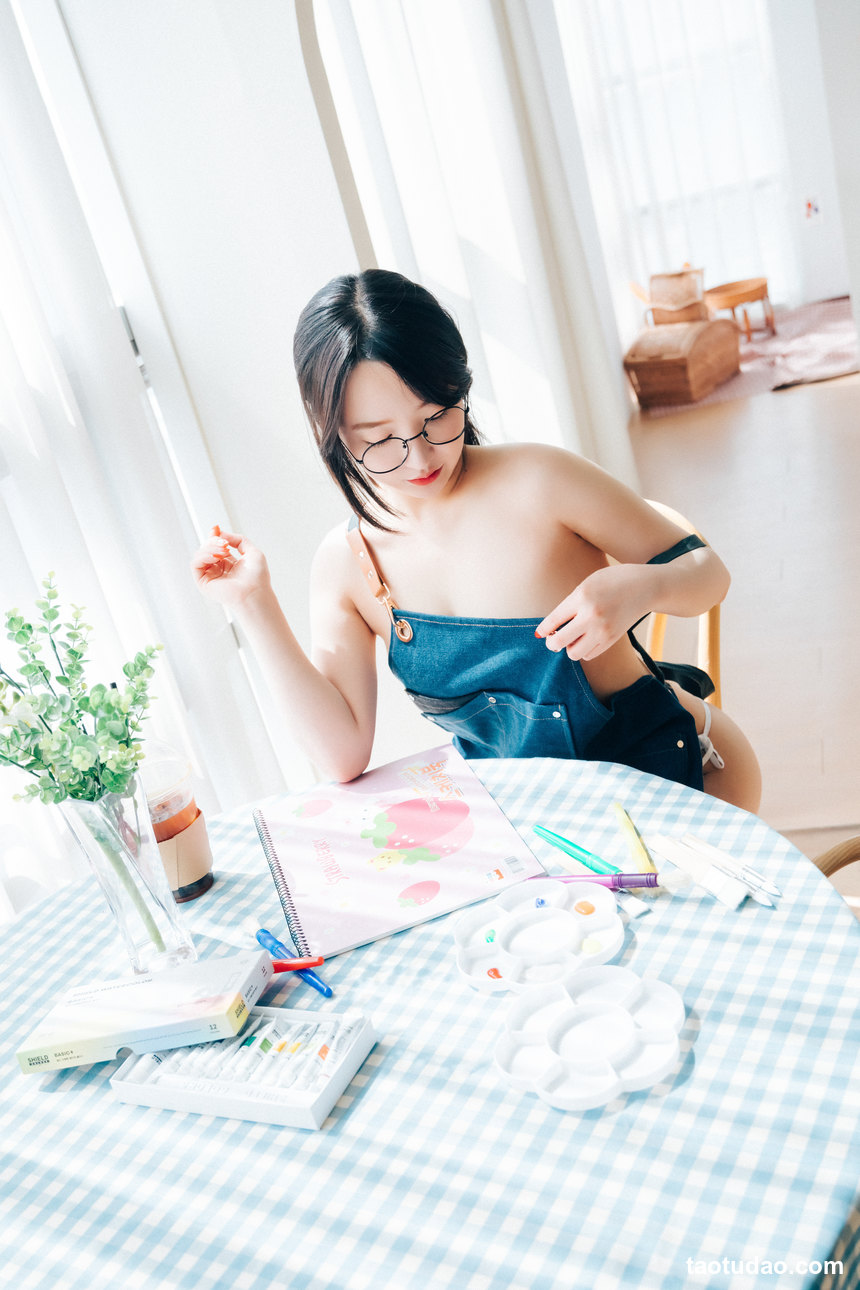 LOOZY Ye Eun – Nudy Painter [106P-1.46G]
