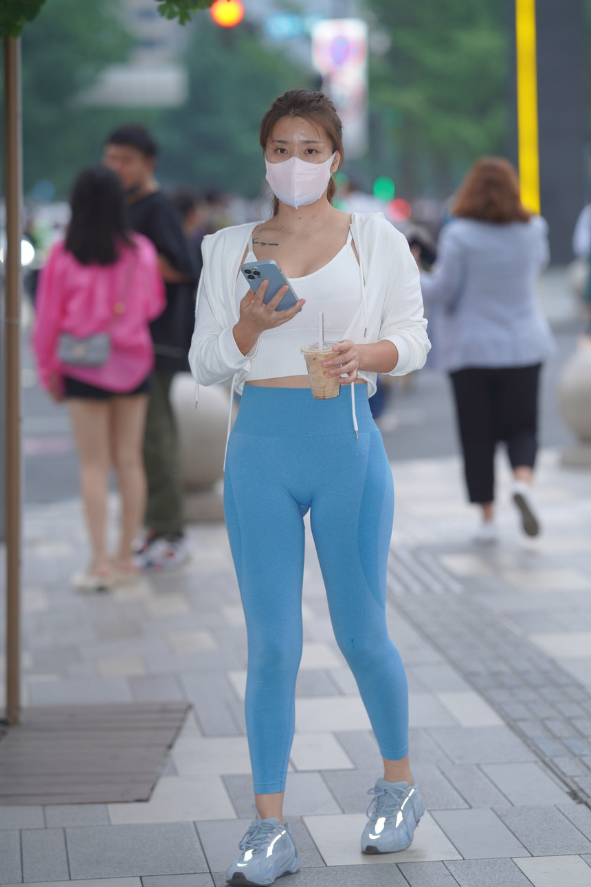 都市丽人蓝色瑜伽裤美女【138P-1.53G】